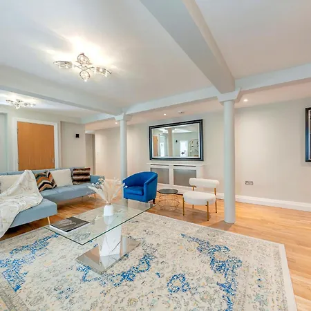 Holiday home Ultra Massive House In Hyde Park London