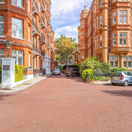 Ultra Massive House In Hyde Park Holiday home London
