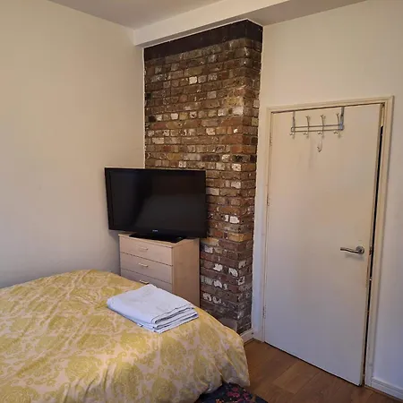 Listed Building Close To River Thames Homestay *