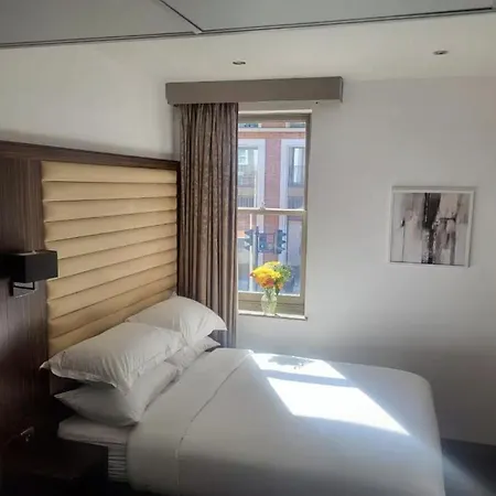 En-suite Boutique 102 Apartment