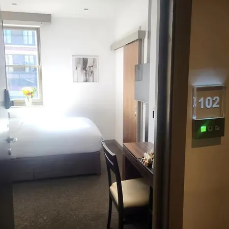 En-suite Boutique 102