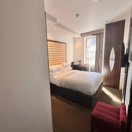 Ensuite Boutique 103 London
