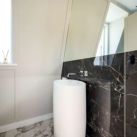 Fitzrovias 3 Bedroom 4 Bathroom Penthouse With Terrace Aircooling And Lift Apartment