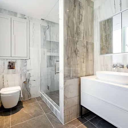 Fitzrovias 3 Bedroom 4 Bathroom Penthouse With Terrace Aircooling And Lift Apartment