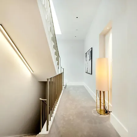 Fitzrovias 3 Bedroom 4 Bathroom Penthouse With Terrace Aircooling And Lift London