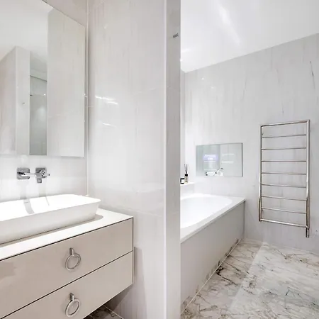 Fitzrovias 3 Bedroom 4 Bathroom Penthouse With Terrace Aircooling And Lift