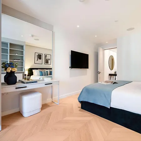 Fitzrovias 3 Bedroom 4 Bathroom Penthouse With Terrace Aircooling And Lift Apartment