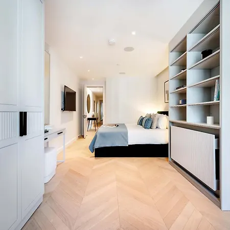 Fitzrovias 3 Bedroom 4 Bathroom Penthouse With Terrace Aircooling And Lift Apartment