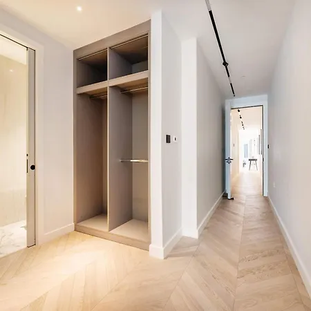 Fitzrovias 3 Bedroom 4 Bathroom Penthouse With Terrace Aircooling And Lift London