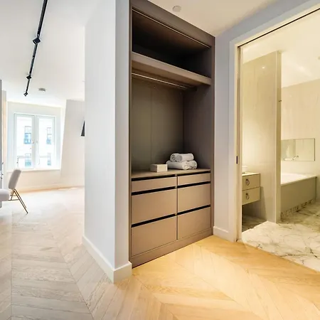 Fitzrovias 3 Bedroom 4 Bathroom Penthouse With Terrace Aircooling And Lift Apartment *
