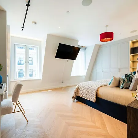 Fitzrovias 3 Bedroom 4 Bathroom Penthouse With Terrace Aircooling And Lift