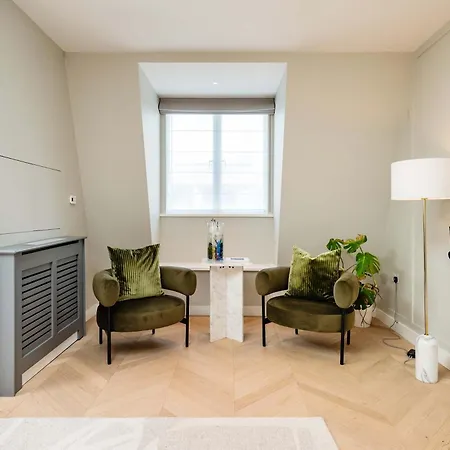 Fitzrovias 3 Bedroom 4 Bathroom Penthouse With Terrace Aircooling And Lift Apartment