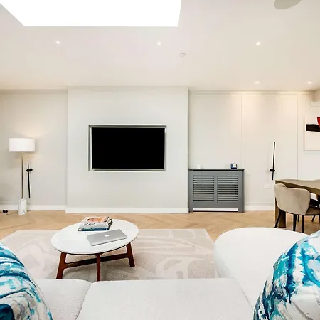 Fitzrovias 3 Bedroom 4 Bathroom Penthouse With Terrace Aircooling And Lift