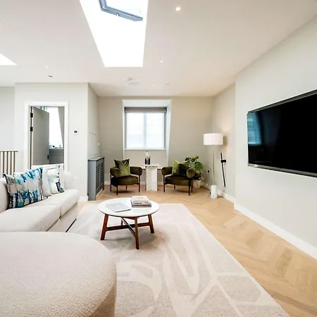 Fitzrovias 3 Bedroom 4 Bathroom Penthouse With Terrace Aircooling And Lift London