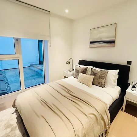Stylish White Flat - Steps To Tube Westfield & Portobello Apartment London
