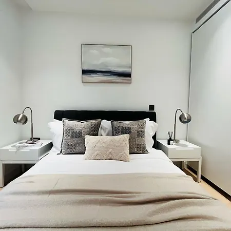 Stylish White Flat - Steps To Tube Westfield & Portobello London