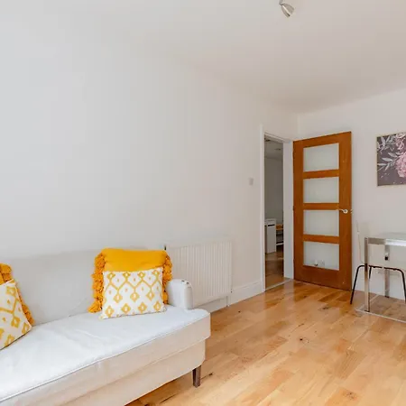 Cosy 1bd Flat Heart Of North West