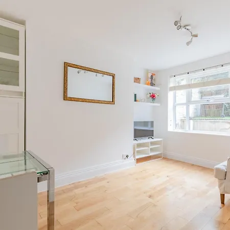 Cosy 1bd Flat Heart Of North West *