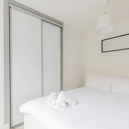 Cosy 1bd Flat Heart Of North West