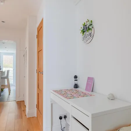 Cosy 1bd Flat Heart Of North West *