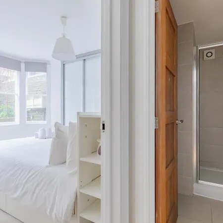 Cosy 1bd Flat Heart Of North West