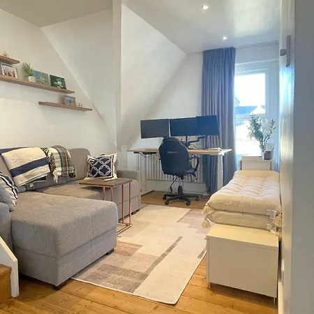 Boutique 2br With Roof Terrace Near Tube - West Kensington Apartment