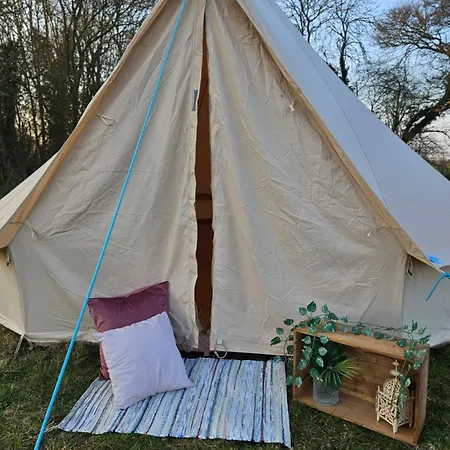 Luxury tent Readers Field Glamping