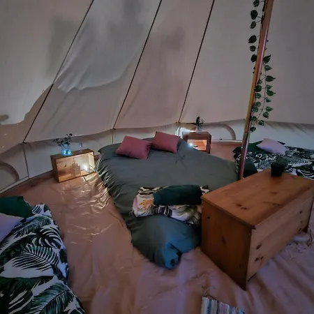 Readers Field Glamping *