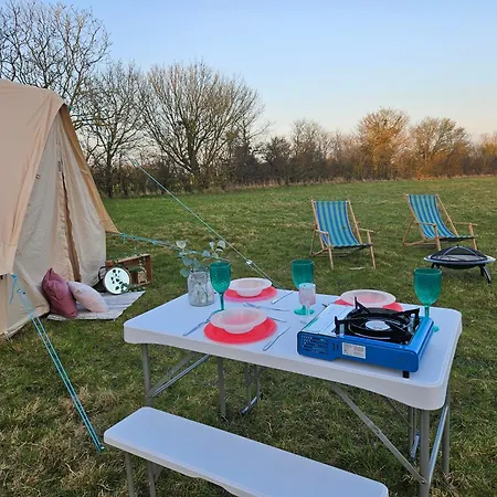 Readers Field Glamping
