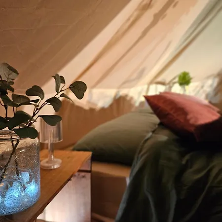 Readers Field Glamping Luxury tent *