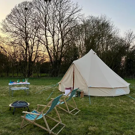 Luxury tent Readers Field Glamping