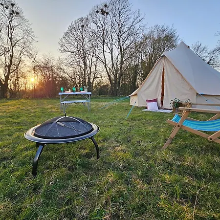 Readers Field Glamping *