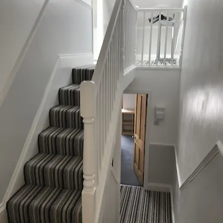 Quiet 5 Bed Vauxhall House With Garden And Roof Terrace London