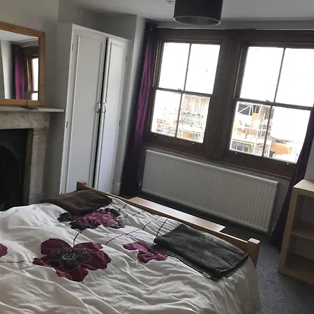Quiet 5 Bed Vauxhall House With Garden And Roof Terrace