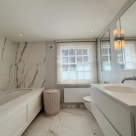 Stylish 3-bedroom Terrace House Near Earls Court Villa