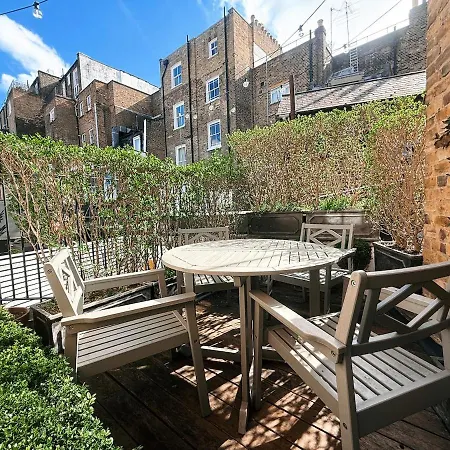 Stylish 3-bedroom Terrace House Near Earls Court *