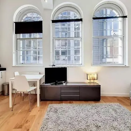 Tower Hill Beautiful Apartment *