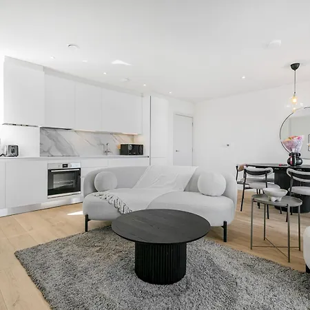 公寓 Pass The Keys Chic 3-bedroom Retreat With Private Balcony *