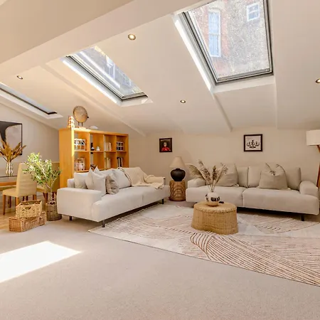 Normand Gardens, Greyhound Road, W14 9sb Apartment