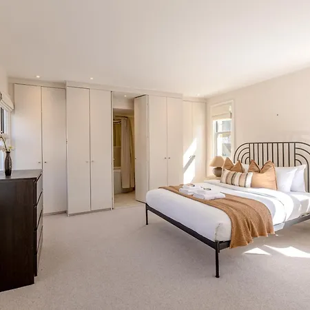 Normand Gardens, Greyhound Road, W14 9sb Apartment London