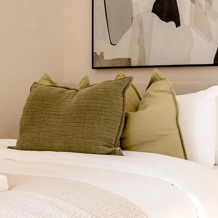 Normand Gardens, Greyhound Road, W14 9sb Apartment *