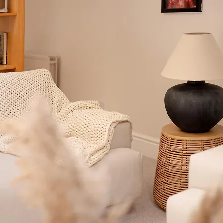Normand Gardens, Greyhound Road, W14 9sb Apartment *