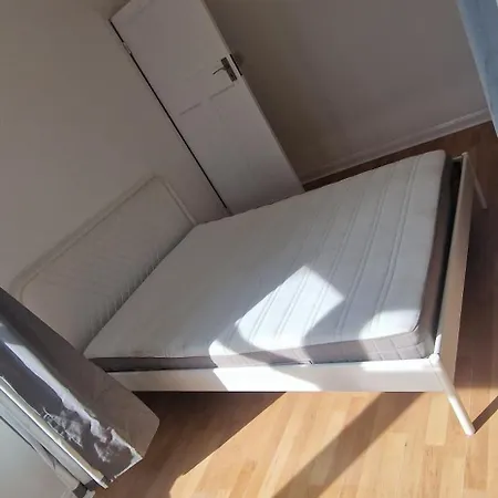 Pensión Ritz Place 3 *