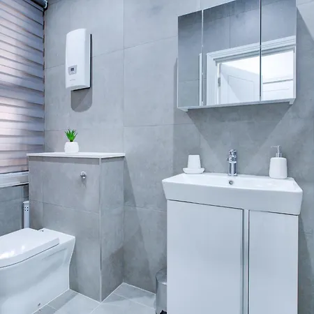 Hybrid Resi - London, Wandsworth Close To Clapham
