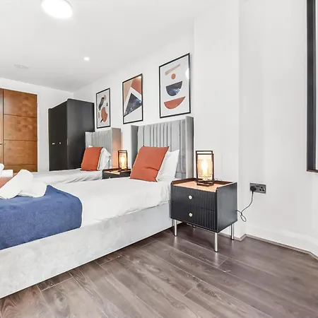 Stylish 2b 2b Heart Of Canary Wharf * London