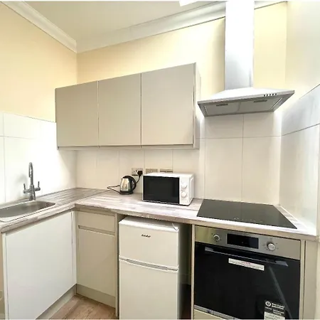 Crompton Affittacamere 4*