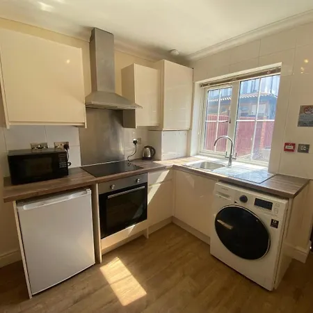 Crompton 4*