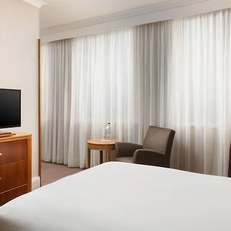 Hotel Crowne Plaza London By Ihg Ealing