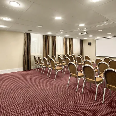 Hotel Crowne Plaza London By Ihg Ealing