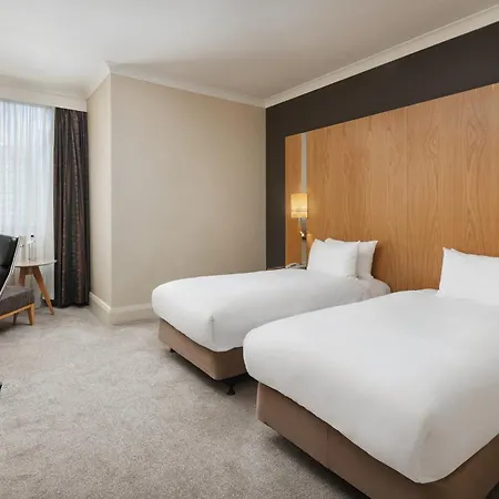 Hotel Crowne Plaza London By Ihg Ealing